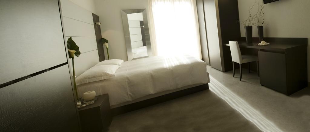 Hotel San Lorenzo Chiavenna Room photo