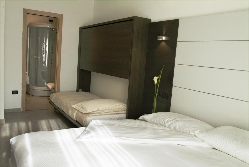 Hotel San Lorenzo Chiavenna Room photo